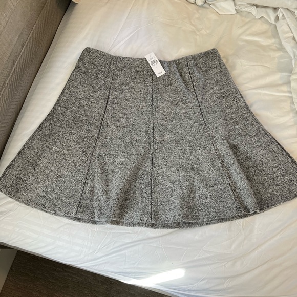 Loft Aline soft gray skirt. Large. - Picture 1 of 5